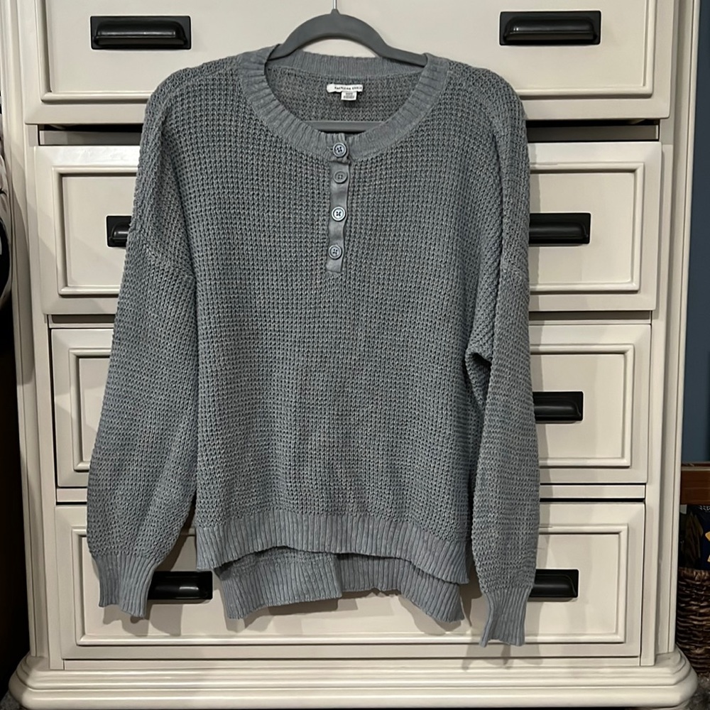 American Eagle Light Weight Sweater